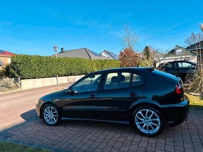 Second-hand Seat Leon 150 CP (110 kW) 2004 Negru Hatchback