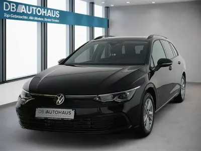 Gebraucht VW Golf VIII Life 150 PS (110 kW) 2024 Schwarz Kombi