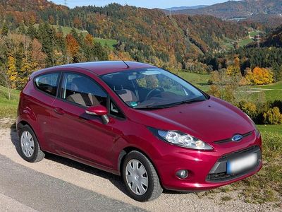 Gebraucht Ford Fiesta 97 PS (71 kW) 2009 Rot Kleinwagen