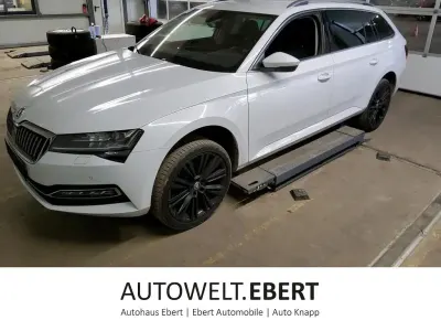 Gebraucht Skoda Superb Style 190 PS (139 kW) 2024 Moonweiss Kombi