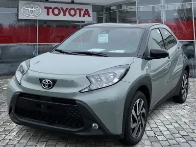 Nowe Toyota Aygo X X-plore 72 KM (52 kW) 2025 Beżowy SUV