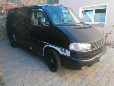 Gebraucht VW Multivan 102 PS (75 kW) 2002 Schwarz Van / Kleinbus