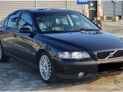 Usata Volvo S60 163 CV (119 kW) 2002 Nero Berlina
