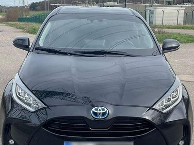 Gebraucht Toyota Yaris Hybrid Club 116 PS (85 kW) 2020 Schwarz Kleinwagen