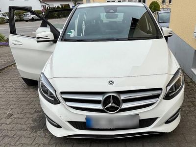 Second-hand Mercedes B220 177 CP (130 kW) 2018 Alb Monovolum