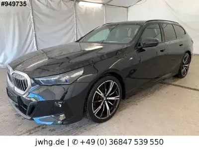 Gebraucht BMW 520 M Sport 197 PS (144 kW) 2025 Schwarz Kombi