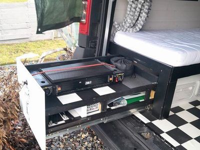 Weiß Gebraucht 2011 Opel Vivaro Van / Kleinbus | 18.500 €