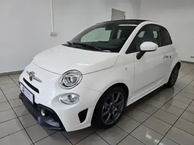 Gebraucht Abarth 595C 165 PS (121 kW) 2023 Bianco bossa nova/calco Cabrio
