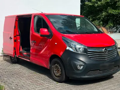 Gebraucht Opel Vivaro 140 PS (102 kW) 2014 Rot Van / Kleinbus