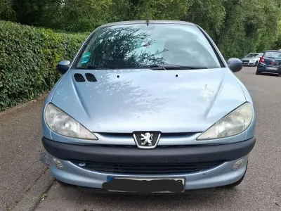 Gebraucht Peugeot 206 Style 75 PS (55 kW) 2001 Grau Limousine