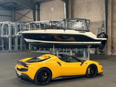 Gebraucht Ferrari 296 829 PS (609 kW) 2025 Gelb Cabrio