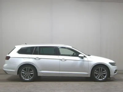 Gebraucht VW Passat Elegance 200 PS (147 kW) 2021 Pure white Kombi