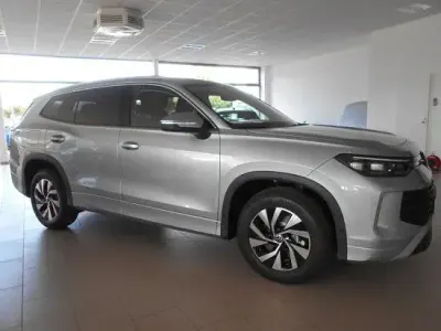 Neu VW Tayron Life 150 PS (110 kW) 2025 Silber SUV