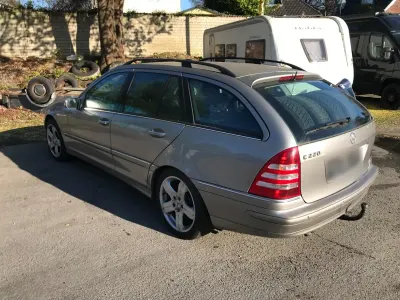 Usata Mercedes C220 150 CV (110 kW) 2004 Argento Station wagon