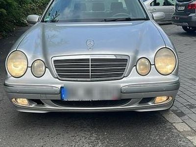 Mercedes E280