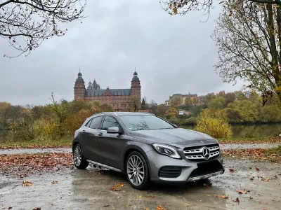 Używany Mercedes GLA250 211 KM (155 kW) 2019 Szary SUV