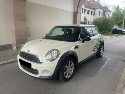 Używany Mini Cooper 75 KM (55 kW) 2011 Biały Hatchback