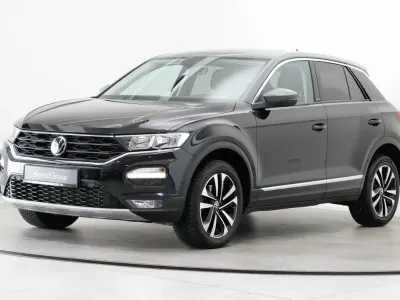 Gebraucht VW T-Roc Beats 150 PS (110 kW) 2021 Deep black perleffekt/pure grey (metallic) SUV