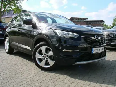 Gebraucht Opel Grandland X Innovation 181 PS (133 kW) 2019 Schwarz perla nera SUV