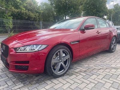 Gebraucht Jaguar XE Portfolio 241 PS (177 kW) 2017 Firenze/italian racing red Limousine