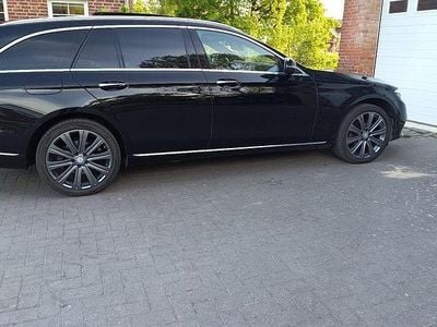 Second-hand Mercedes E220 Exclusive 194 CP (142 kW) 2016 Negru Berlinǎ