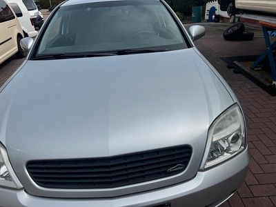 Second-hand Opel Vectra 147 CP (108 kW) 2002 Argintiu Berlinǎ