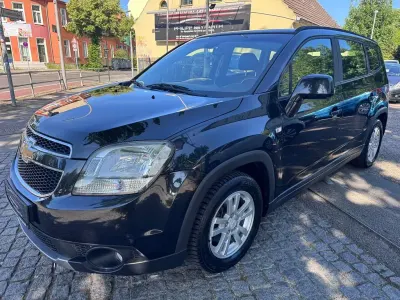 Gebraucht Chevrolet Orlando LT 141 PS (103 kW) 2011 Karbonschw graphitschw midnigh Van / Kleinbus