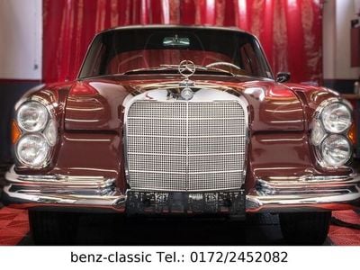 Rot Gebraucht 1966 Mercedes W111 | 49.000 €