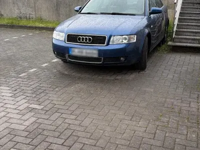Gebraucht Audi A4 102 PS (75 kW) 2004 Blau Limousine