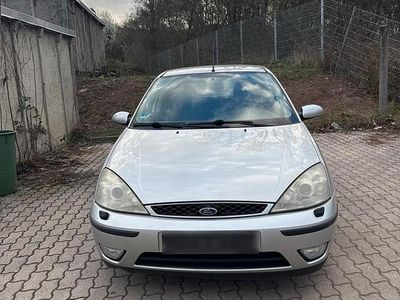 Gebraucht Ford Focus 100 PS (73 kW) 2003 Silber Limousine