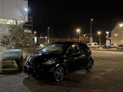 Gebraucht Toyota Aygo 68 PS (50 kW) 2009 Schwarz Kleinwagen