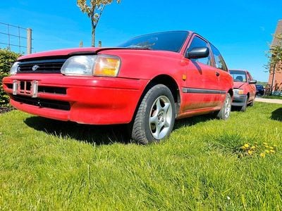 Second-hand Toyota Starlet XLi 75 CP (55 kW) 1993 Roșu Hatchback