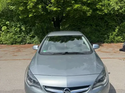 Gebraucht Opel Astra 165 PS (121 kW) 2013 Limousine