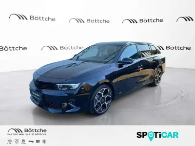 Gebraucht Opel Astra Ultimate 131 PS (96 kW) 2023 Lackierung schwarz perla nera/ Kombi