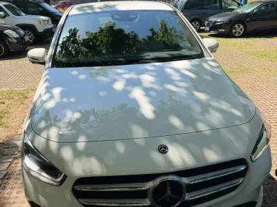 Gebraucht Mercedes B200 150 PS (110 kW) 2019 Weiß Kleinwagen