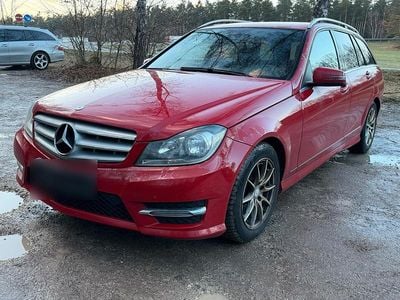 Gebraucht Mercedes C180 Avantgarde 140 PS (102 kW) 2014 Rot Kombi