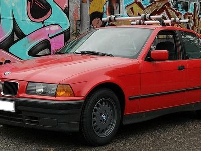 Gebraucht BMW 316 99 PS (72 kW) 1993 Rot Limousine