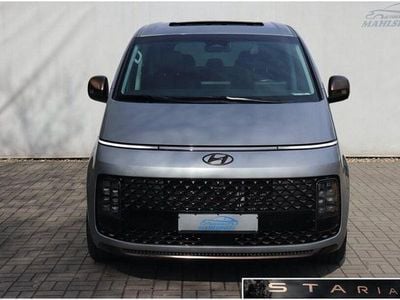Gebraucht Hyundai Staria Signature 177 PS (130 kW) 2022 Silber Van / Kleinbus