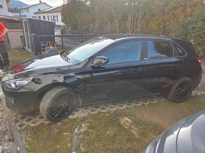 Gebraucht Hyundai i30 Trend 120 PS (88 kW) 2021 Schwarz Limousine