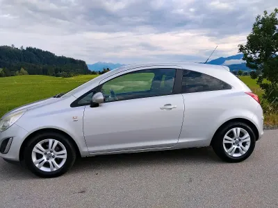 Gebraucht Opel Corsa Color Edition 87 PS (63 kW) 2011 Silber Kleinwagen