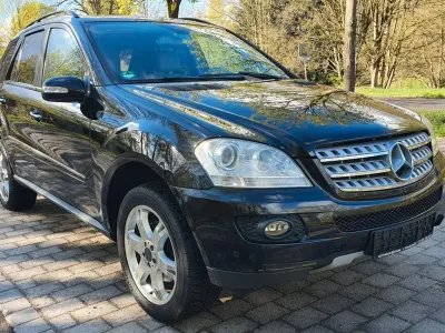 Gebraucht Mercedes ML280 190 PS (139 kW) 2008 Schwarz SUV