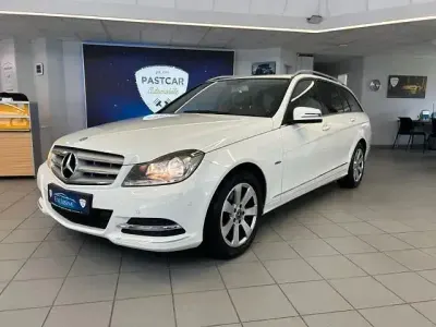 Gebraucht Mercedes C180 156 PS (114 kW) 2011 Weiß Kombi