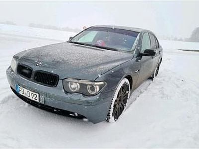 Grau Gebraucht 2002 BMW 745 Limousine | 3.200 €