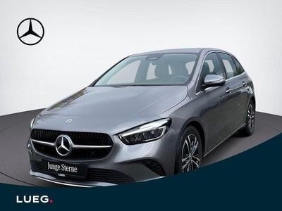 Gebraucht Mercedes B200 Advanced 163 PS (119 kW) 2024 Metalliclack mountaingrau Van / Kleinbus