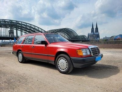 Usata Mercedes 230 132 CV (97 kW) 1988 Rosso Station wagon
