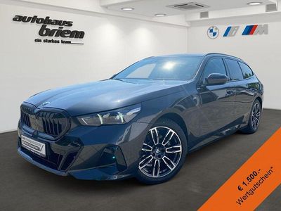 Gebraucht BMW 520 M Sport 197 PS (144 kW) 2024 Sophistograu brillanteffekt Kombi