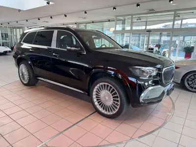 Gebraucht Mercedes GLS600 Maybach 557 PS (409 kW) 2023 Schwarz SUV