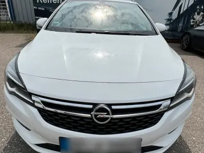 Gebraucht Opel Astra Edition 110 PS (80 kW) 2016 Weiß Kombi