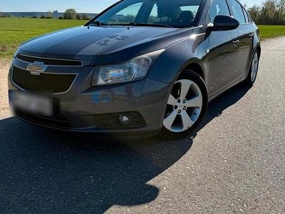 Begagnad Chevrolet Cruze 141 HK (103 kW) 2011 Grå Sedan