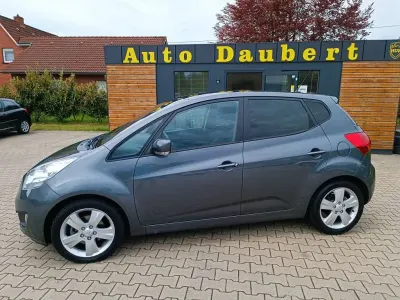 Gebraucht Kia Venga 125 PS (91 kW) 2011 Grau Kleinwagen